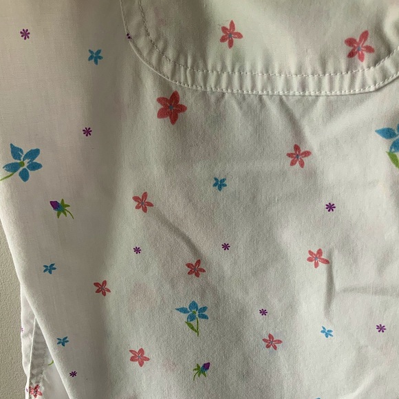 Sleeveless Button Up Tank - Picture 8 of 9